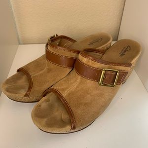 Clarks brown platform sandals size 11